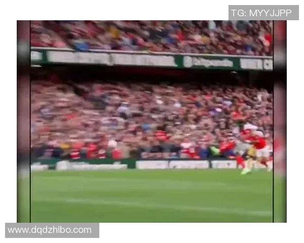 加利在热身时专注分析对手站位球迷欢呼未能分散他的注意力 加利在热身时专注分析对手站位球迷欢呼未能分散他的注意力