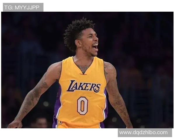 尼克杨谈布克遭遇重演称强行打控卫让人无奈 尼克杨谈布克遭遇重演称强行打控卫让人无奈