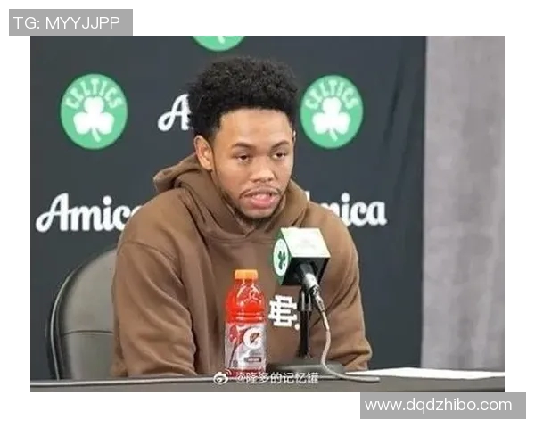 马祖拉称赞A西蒙斯展现对抗性和侵略性正是球队所需表现 马祖拉称赞A西蒙斯展现对抗性和侵略性正是球队所需表现